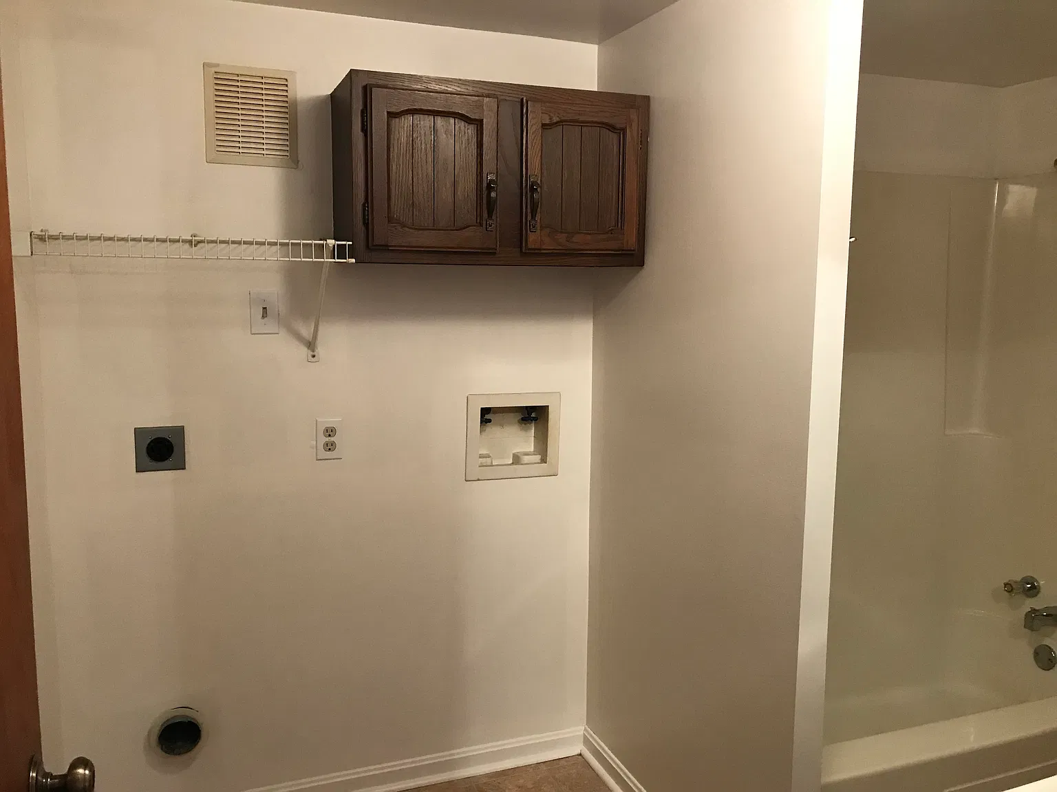 2 bed, $1,000 — Photo 2