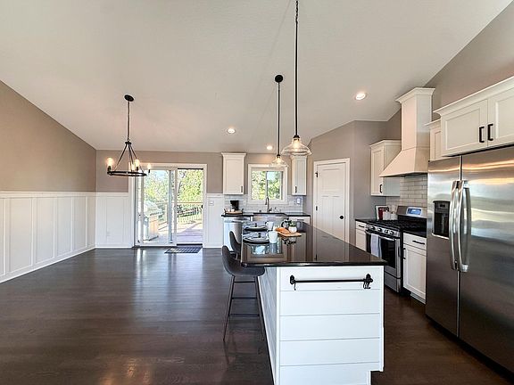 4th image of 1657 Century Ridge Ln NE