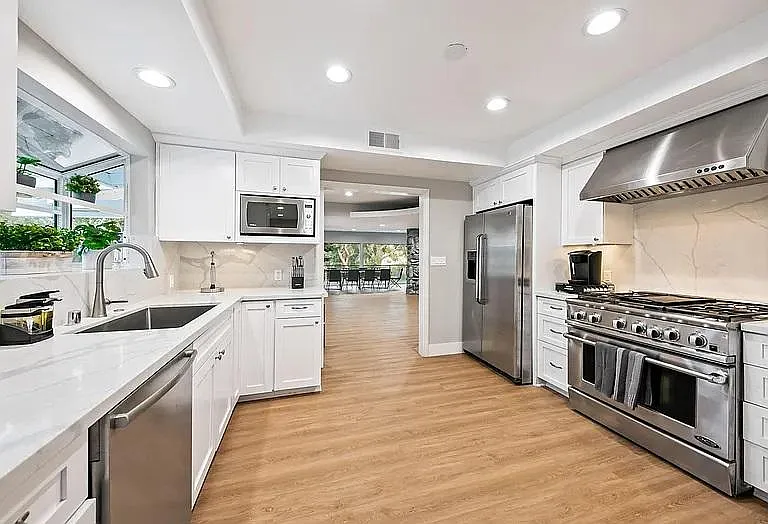15620 Royal Ridge Rd — Photo 19