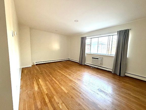 3rd image of 6037 Delafield Ave Floor 3