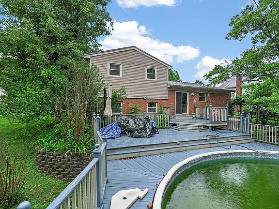 5th image of 135 Brookwood Dr