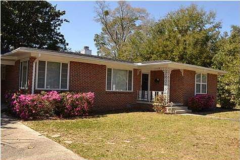 2nd image of 3831 Bayou Blvd