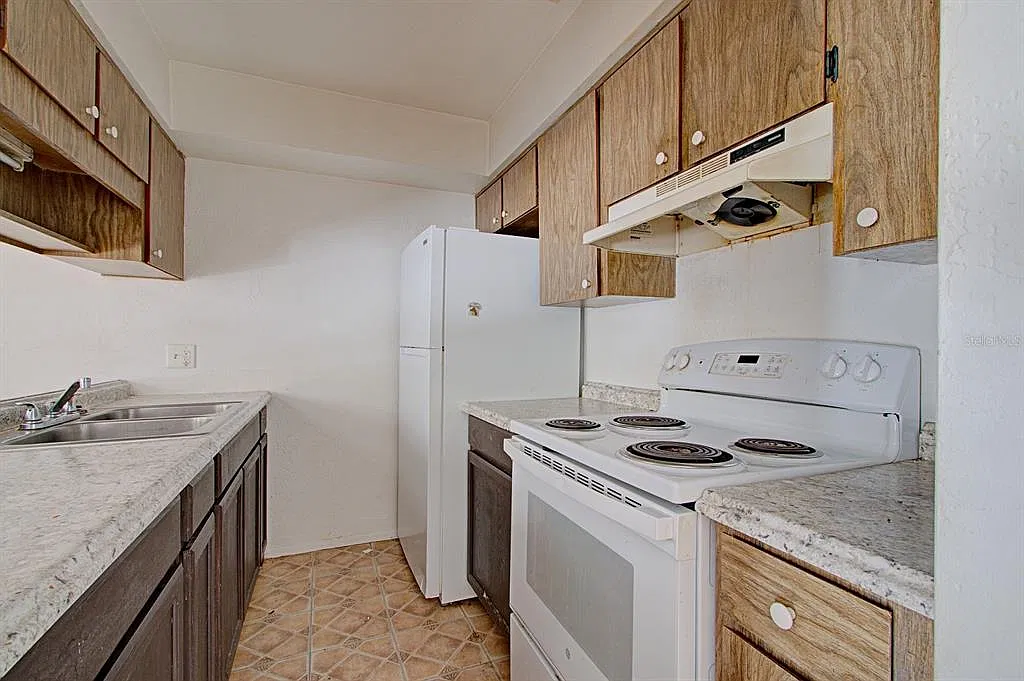 2 bed, 1.0 bath, 900 sqft, $1,550 — Photo 3