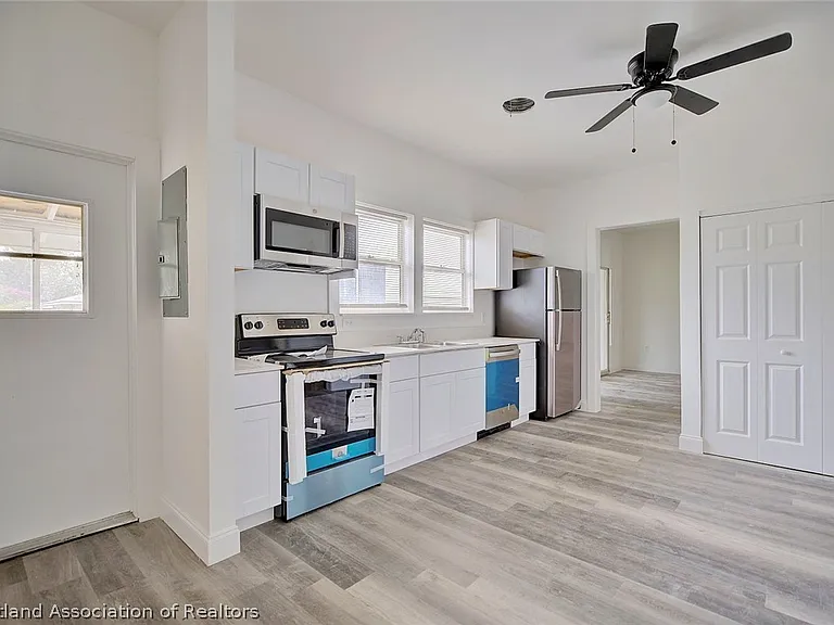 199 E Camphor St — Photo 5