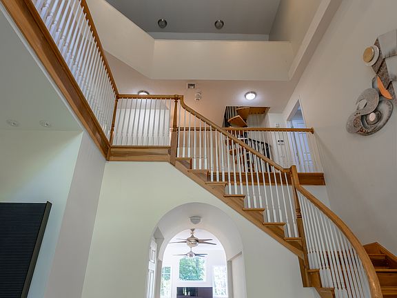 5th image of 35 Judd Hill Road