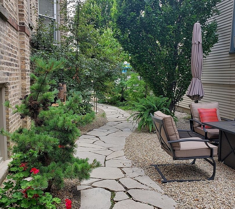 1st image of 3052 N Kedzie Ave APT 1R