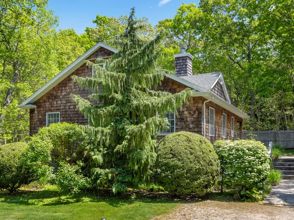 https://photos.zillowstatic.com/fp/2f079710565606511d2b2b42cf564585-p_e.webp