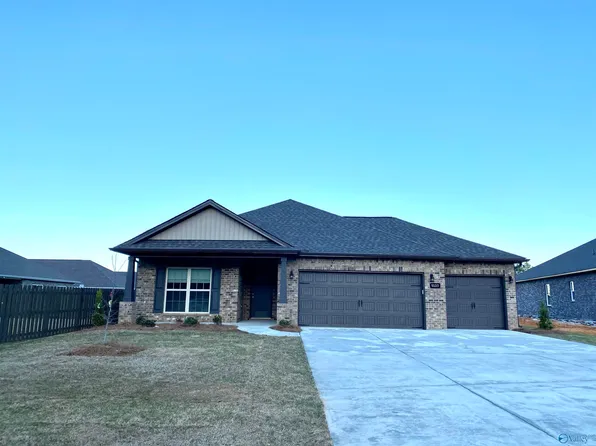 9103 Ohms Cir SE, Owens X Rds, AL 35763