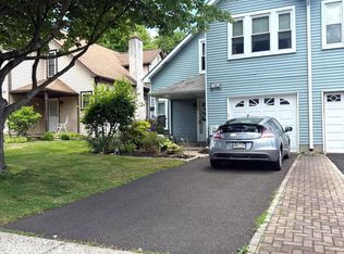12 School Rd, Horsham, PA 19044