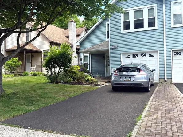 12 School Rd, Horsham, PA 19044