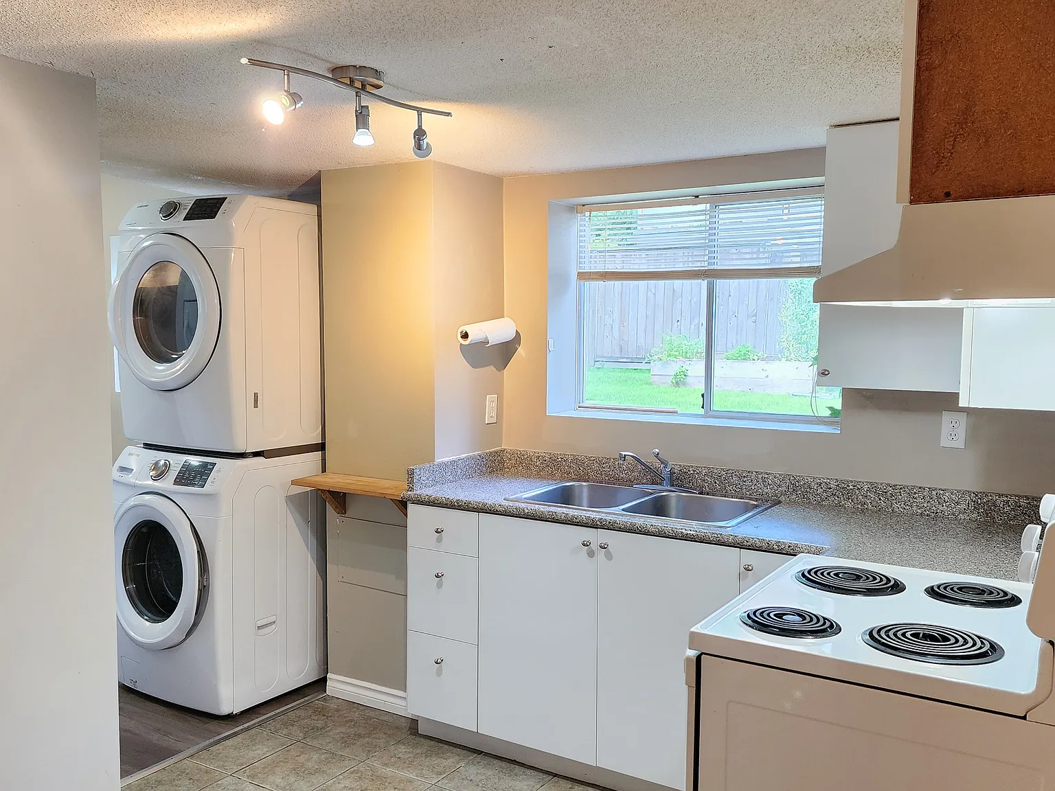 2 bed, 900 sqft, $2,500 — Photo 3
