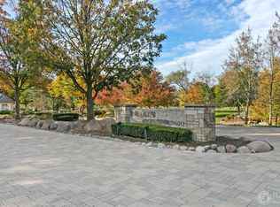 12 Kitson Dr, South Barrington, IL 60010