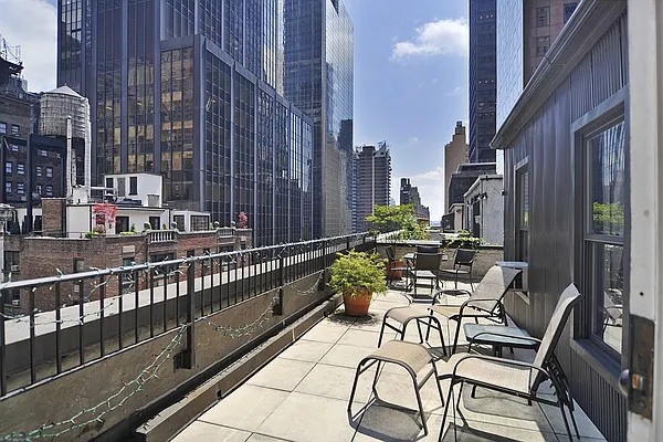 Sold by Corcoran | media 7