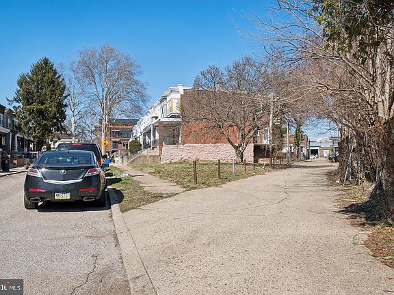 4th image of 6709 N Woodstock St
