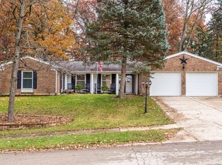 369 Forestview Dr, Fairborn, OH 45324