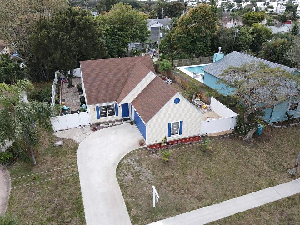 1st image of 706 SW 1st Court