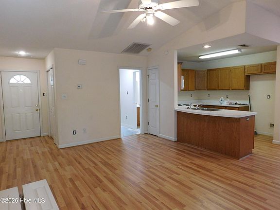 4th image of 210 Tobiano Dr