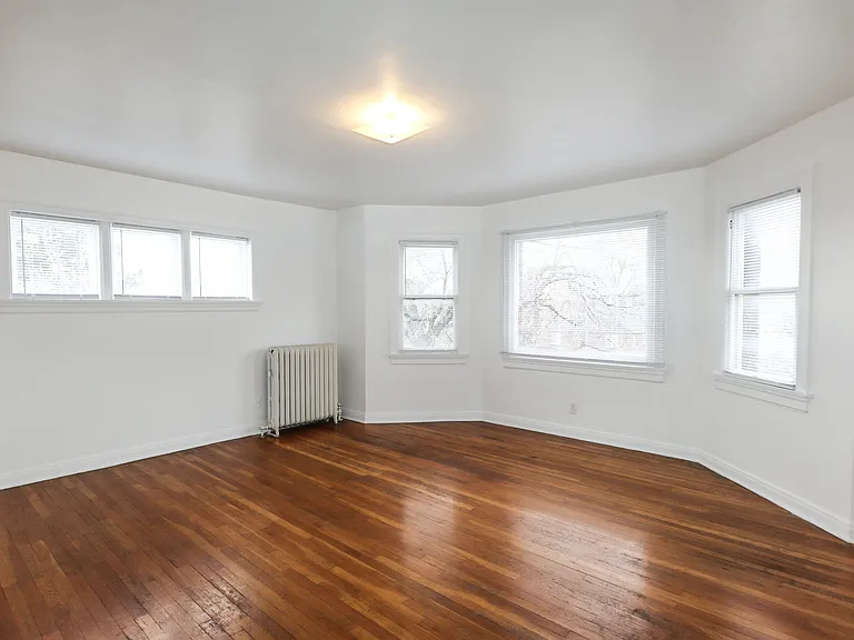 740 E Broadway #S-404 — Photo 5