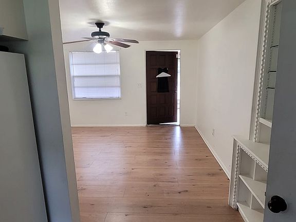 3rd image of 124 6th Wahneta St W #2