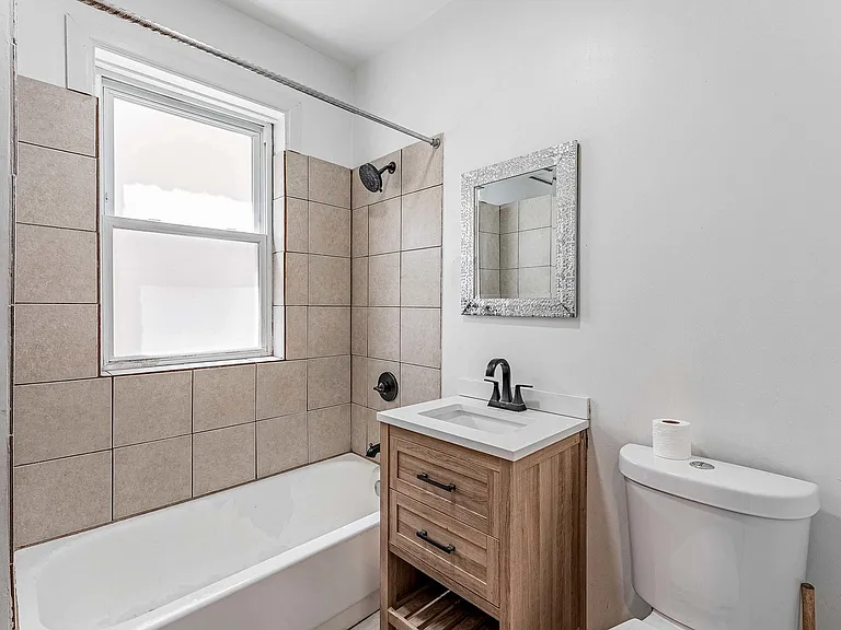 4938 W Monroe St #1 — Photo 6
