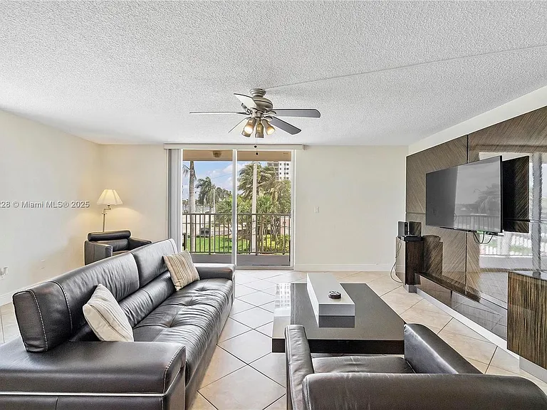 1401 S Ocean Dr #301 — Photo 10