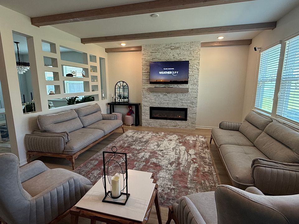 Upgraded Living room, ceiling beams, fireplace