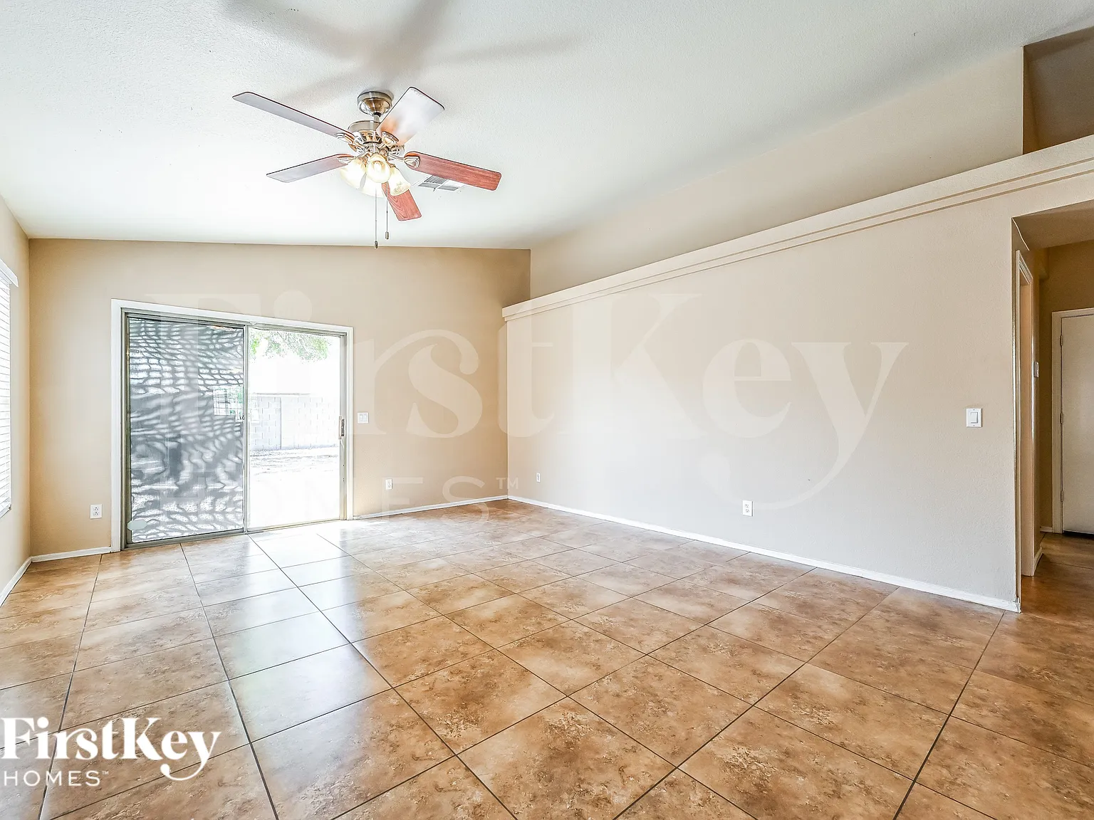3 bed, 2.0 bath, 1308 sqft, $1,675 — Photo 3