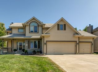 2106 Savannah Dr, Papillion, NE 68133