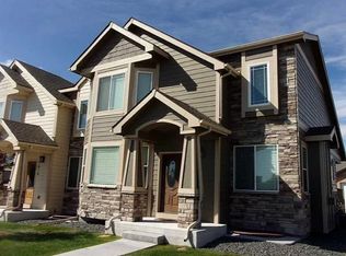 1017 Old Town Ln, Cheyenne, WY 82009