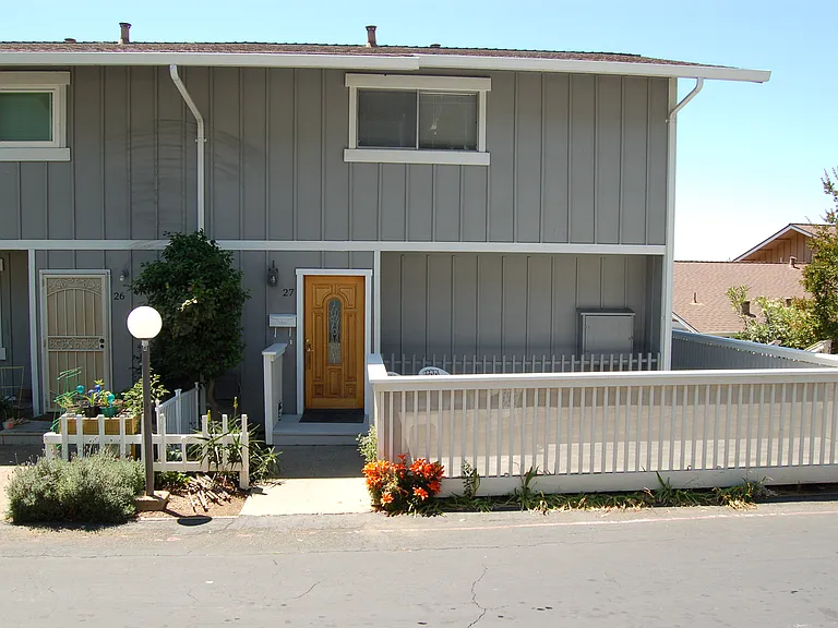 117 Sunset Cir #27 — Photo 2