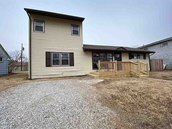 4th image of 322 Meek Ave