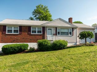 7 Woodcliff Rd, Holbrook, MA 02343