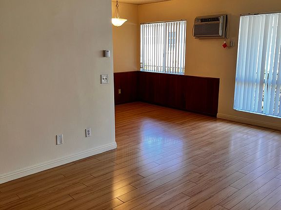 5th image of 227 N Kenwood St APT 6
