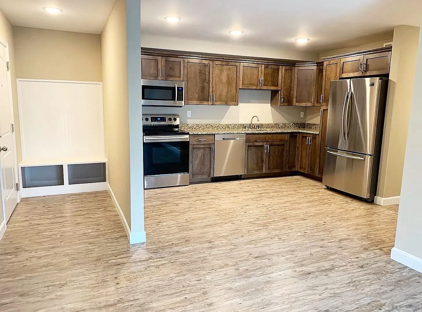Silver Creek Apartments — Photo 3