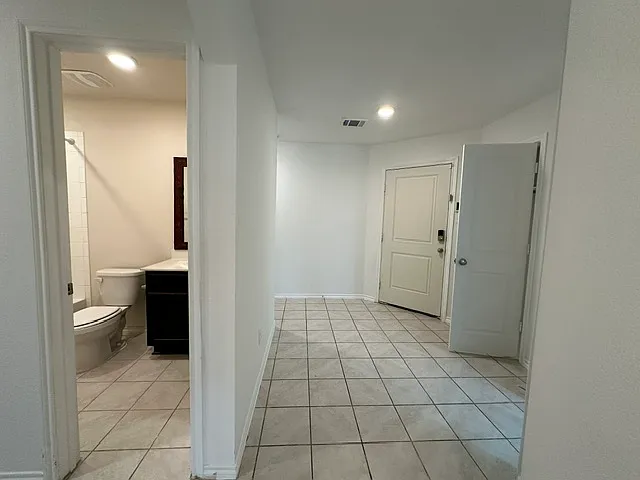 1202 Meadow Wood Ct — Photo 20