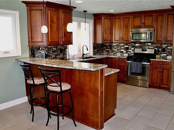 3rd image of 2040 Green Acres Dr