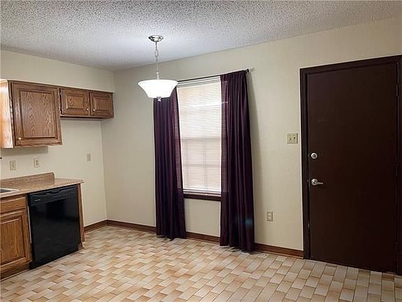3rd image of 331 Woodland Dr