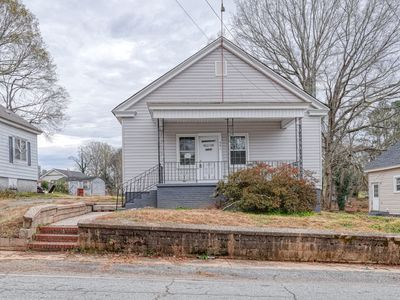 541 W Peachtree St, Woodruff, SC, 29388