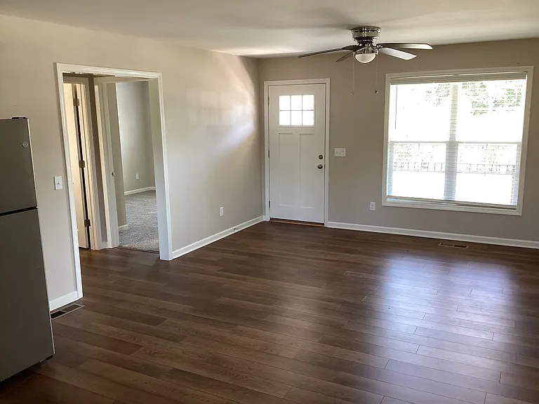 135 Beth Ln — Photo 3