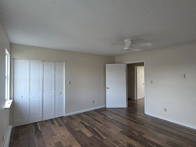 320 Hubbard St — Photo 10
