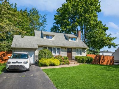 6 Elmont Lane, East Northport, NY, 11731