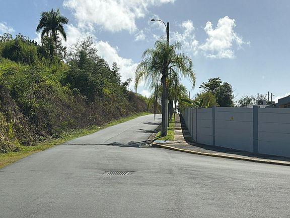 4th image of E 14th St