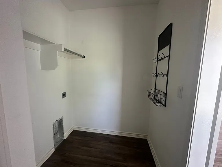 205 Gordon St — Photo 10