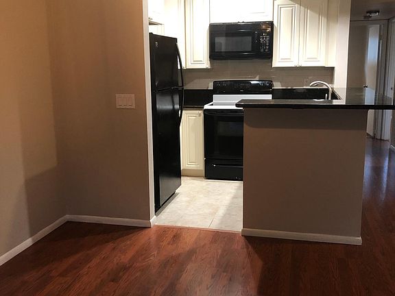 4th image of 4035 S School Ave APT D6