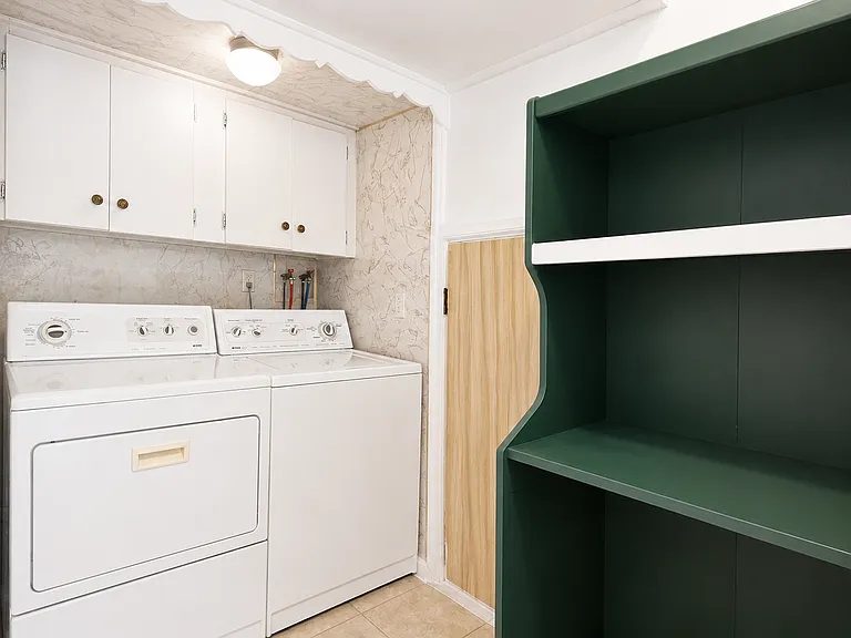 1037 E Lander St #UPPER — Photo 3