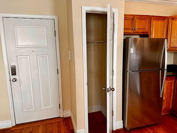 4th image of 4245 W Pine Blvd APT 207