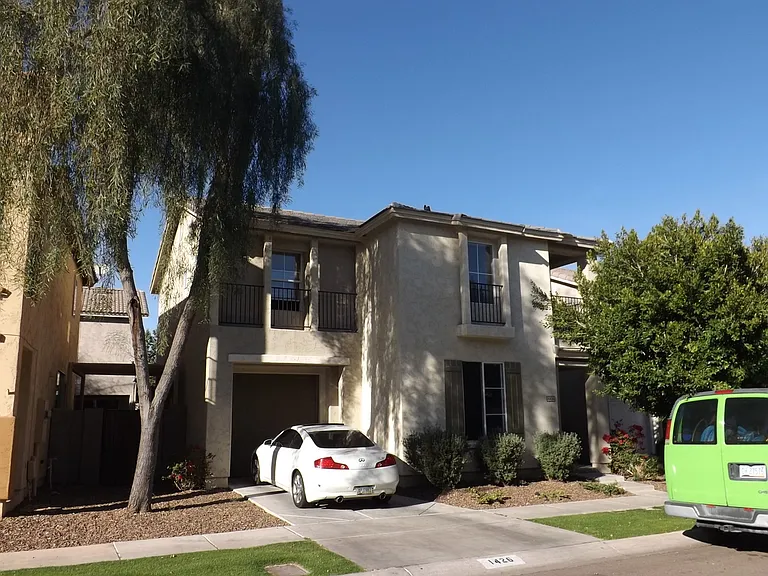 1426 E Romley Rd — Photo 3