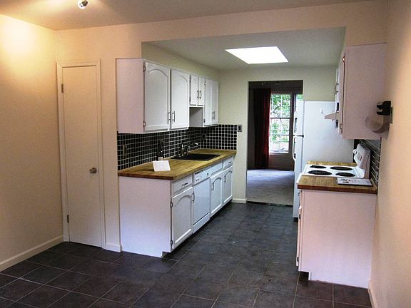 2nd image of 5936 Berkshire Ct