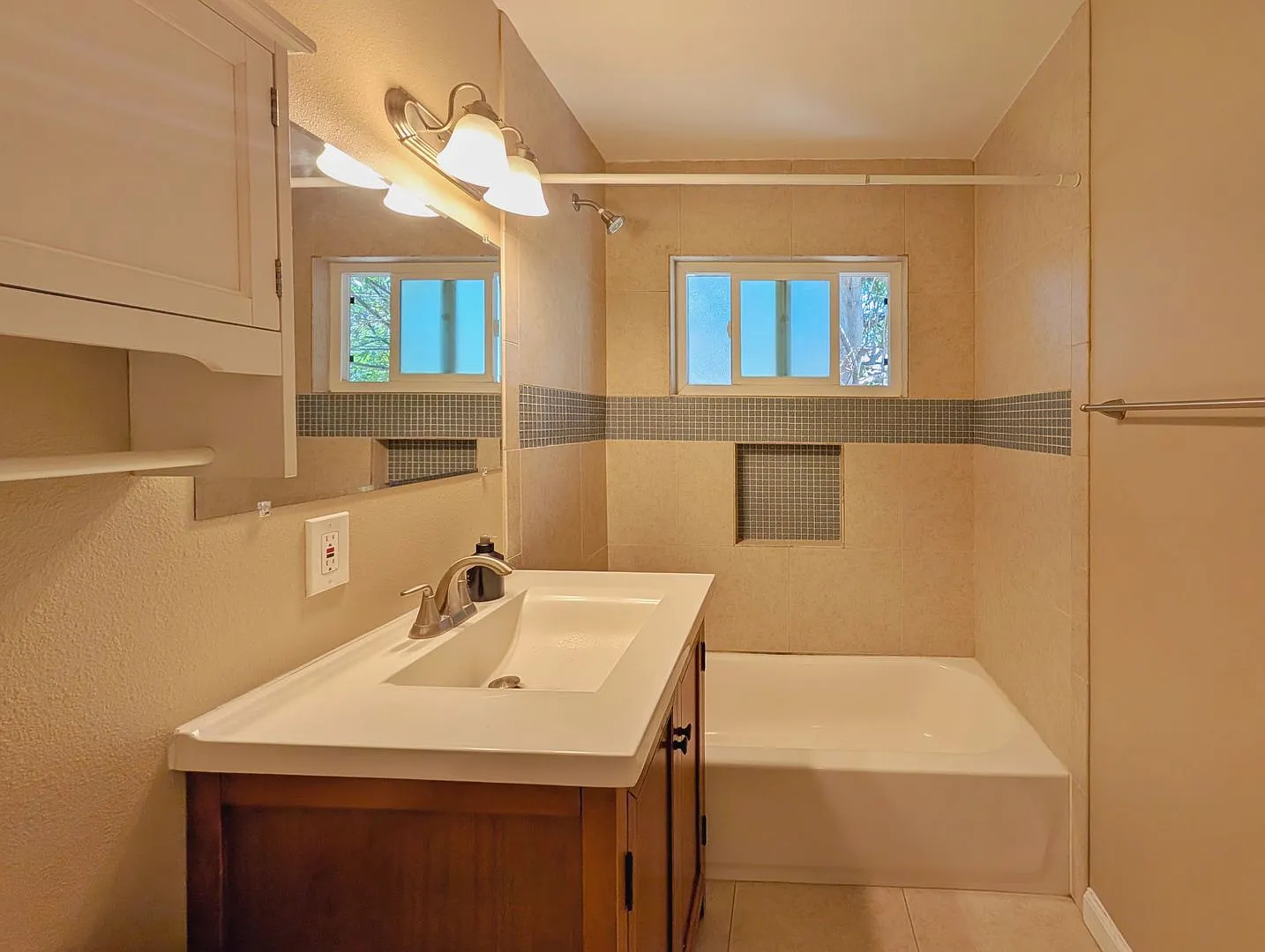 2040 Orange Ave — Photo 3