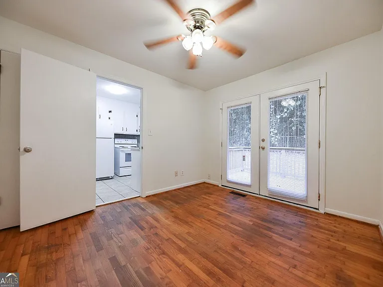 105 Whitehead Ter E — Photo 10
